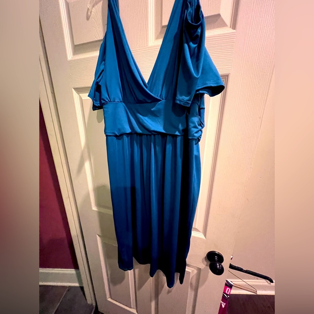 Torquise dress for evening occasion
